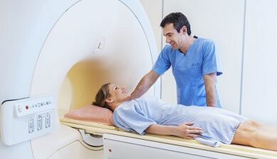 Méthodes de traitement de l'ostéochondrose cervicale chez les femmes